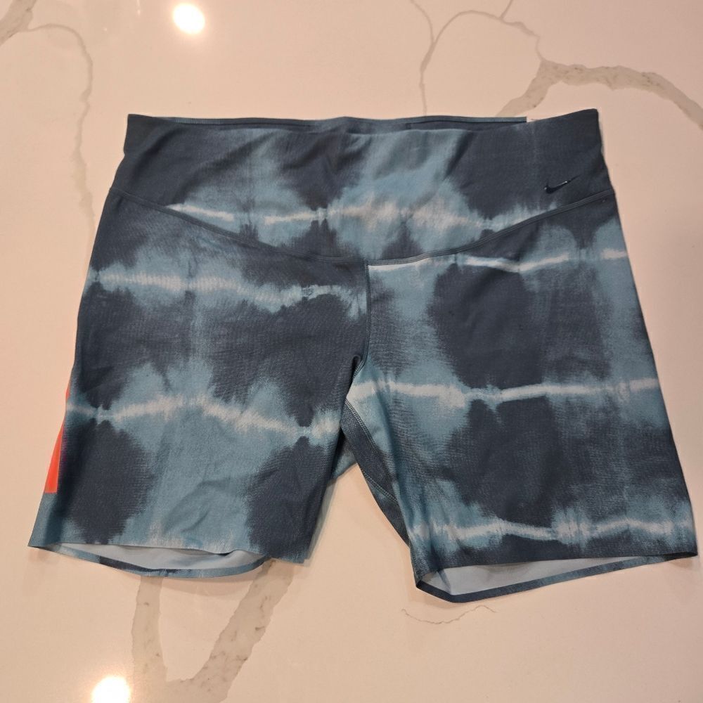 NIKE One Luxe Women’s Mide-Rise 7” Tie-Dye Training Shorts 2X - Picture 2 of 10